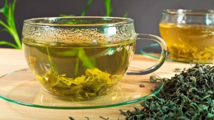 Green Tea vs. Black Tea: Unlocking Gut Health & Blood Sugar Secrets